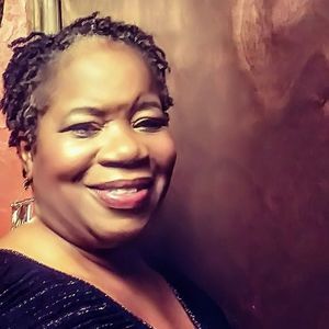 Meet your Posher, Adrienne